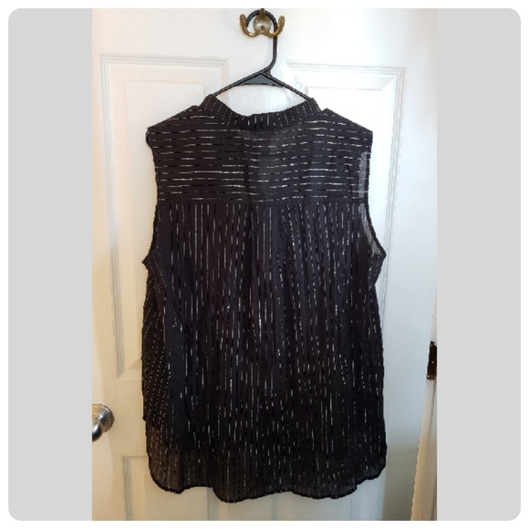 H&M Top - Picture 2 of 2